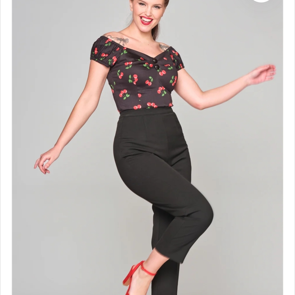 High-Waist Black Ankle Crop Pants - Black